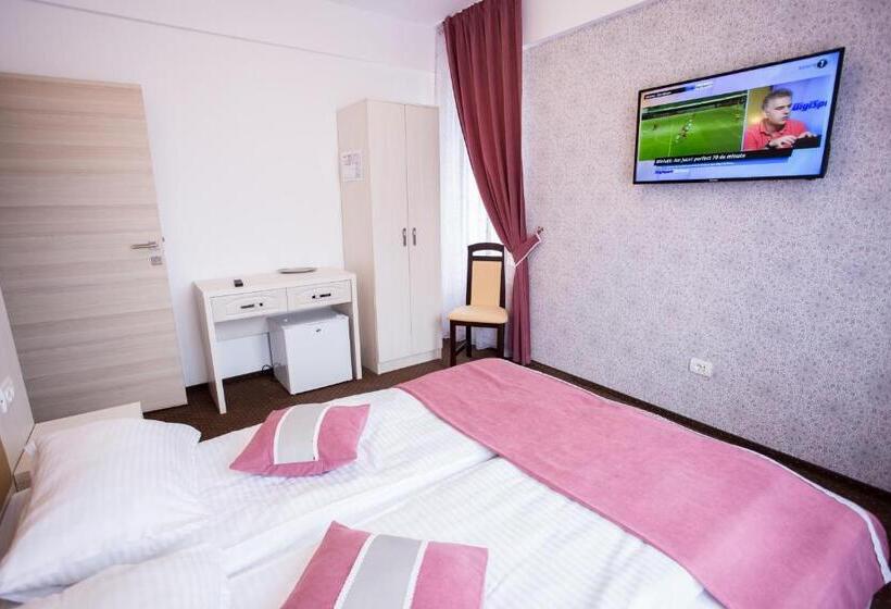 بنسيون Restaurant Ayan Piatra Neamt