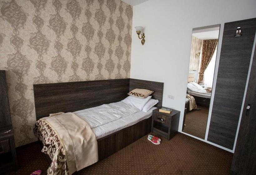 بنسيون Restaurant Ayan Piatra Neamt