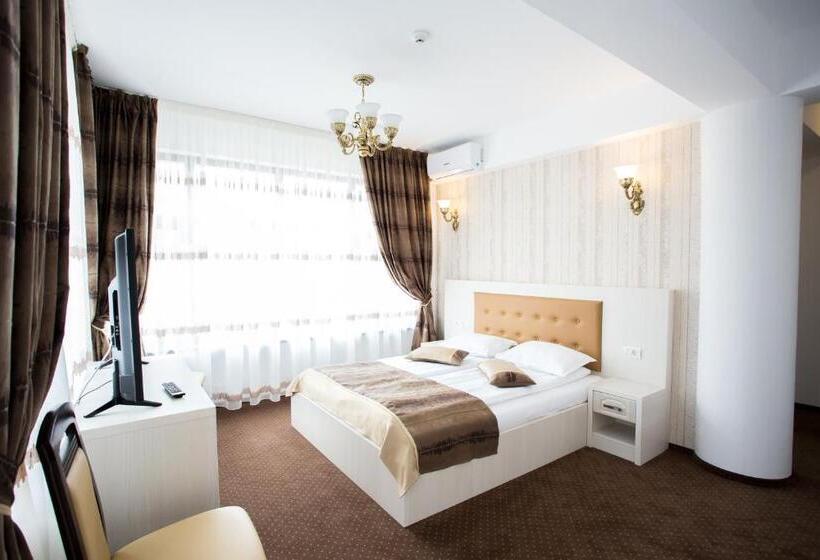 بنسيون Restaurant Ayan Piatra Neamt