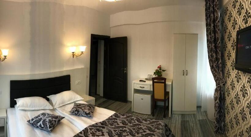 بنسيون Restaurant Ayan Piatra Neamt