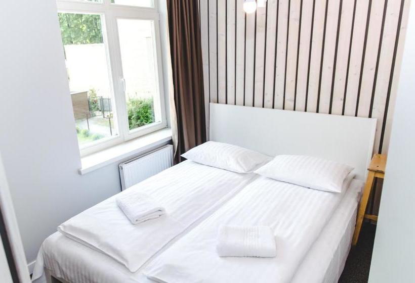 پانسیون The House