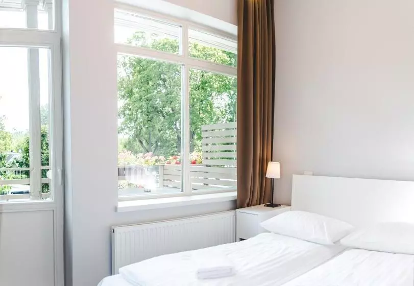 پانسیون The House