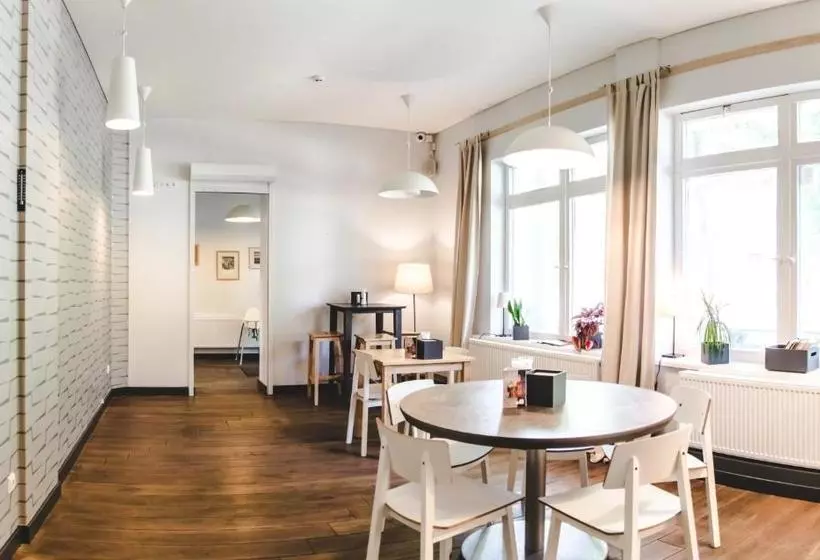 پانسیون The House