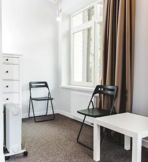 پانسیون The House