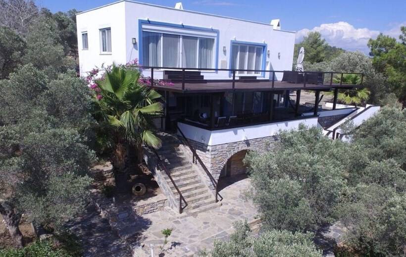 Vhillas Private Luxury Villa Leo