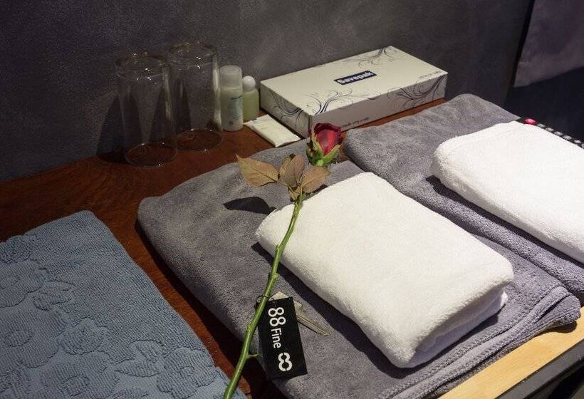 88 Fine Hotel @ Suratthani Airport