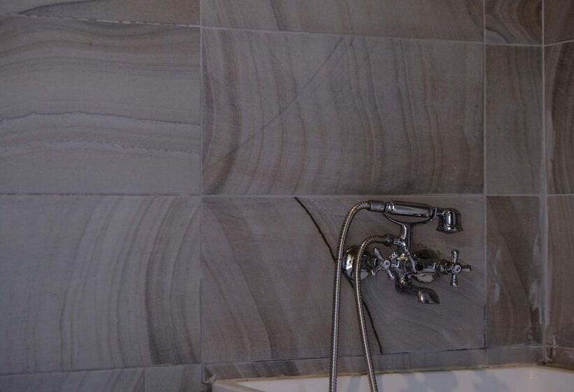 88 Fine Hotel @ Suratthani Airport