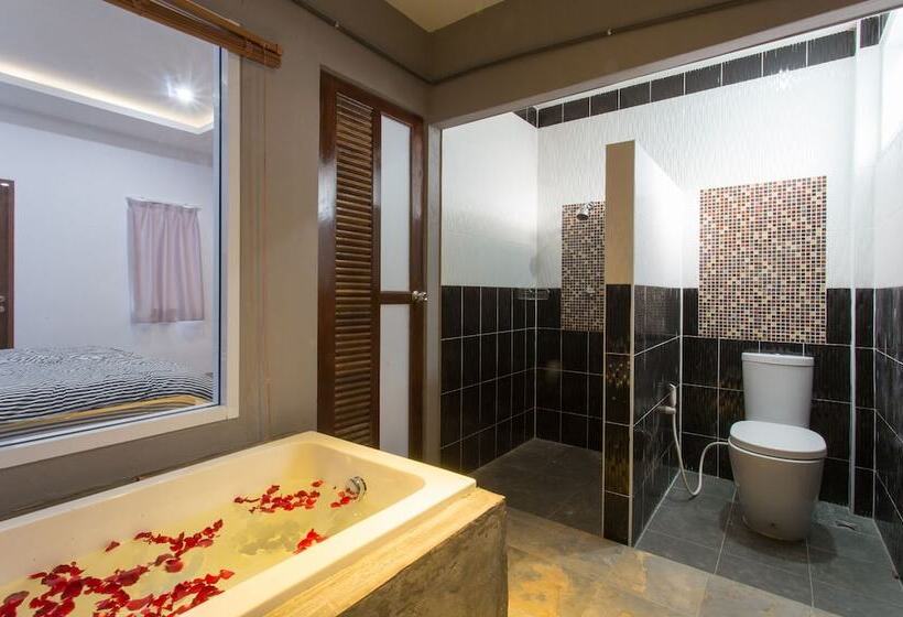 88 Fine Hotel @ Suratthani Airport