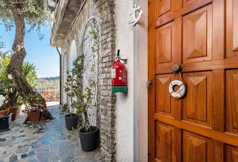 Retkeilymaja Affittacamere La Tortuga