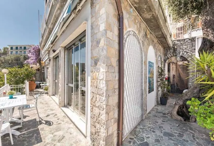 Retkeilymaja Affittacamere La Tortuga