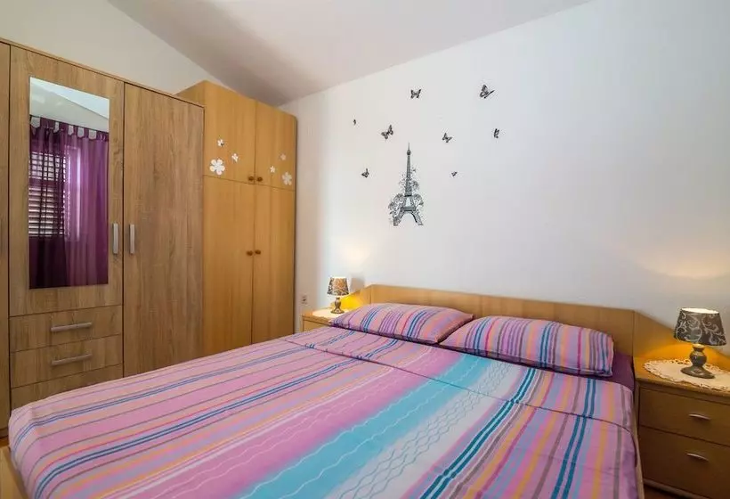 Apartments Tolj