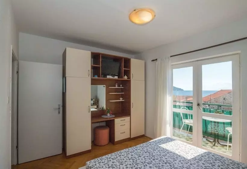 Apartments Tolj