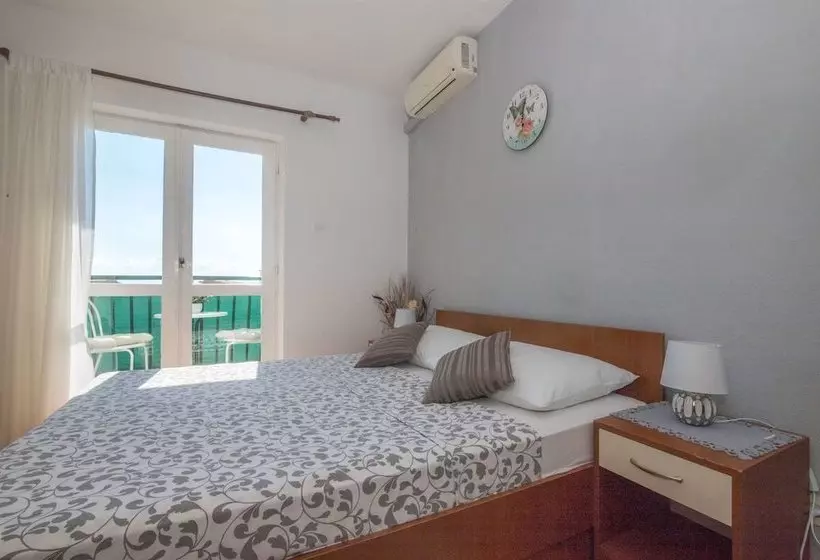 Apartments Tolj