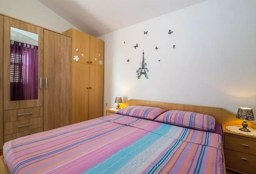 Apartments Tolj
