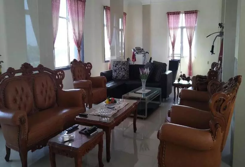 هتل Oyo 3278 Penginapan Alfajri