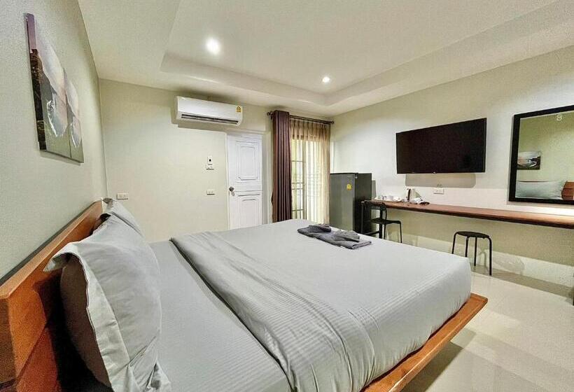 The Gun Hotel Premium