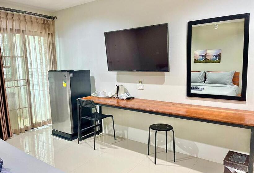 The Gun Hotel Premium