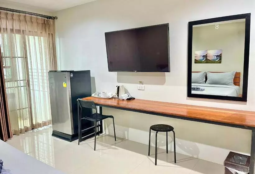 The Gun Hotel Premium