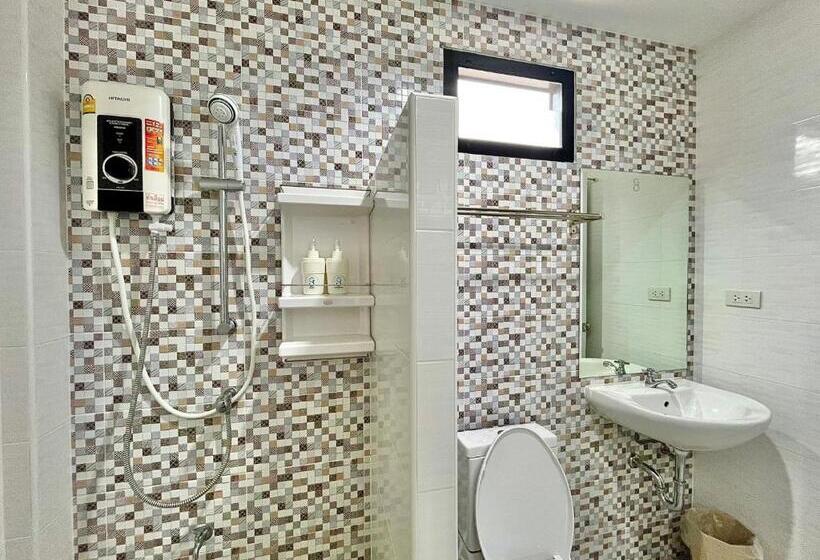 The Gun Hotel Premium