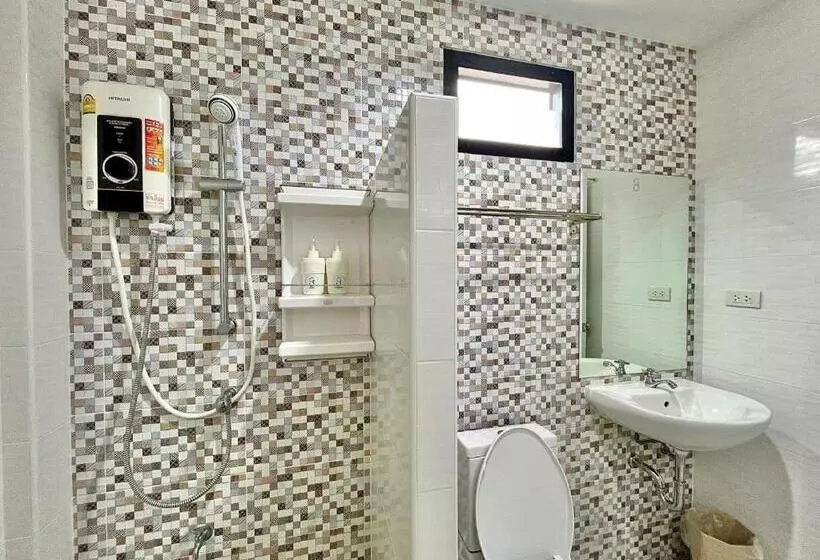 The Gun Hotel Premium