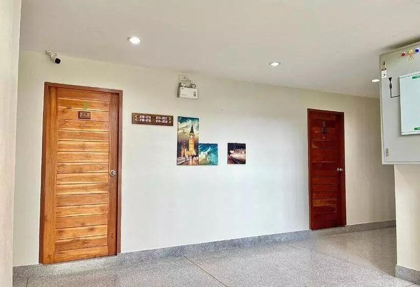 The Gun Hotel Premium