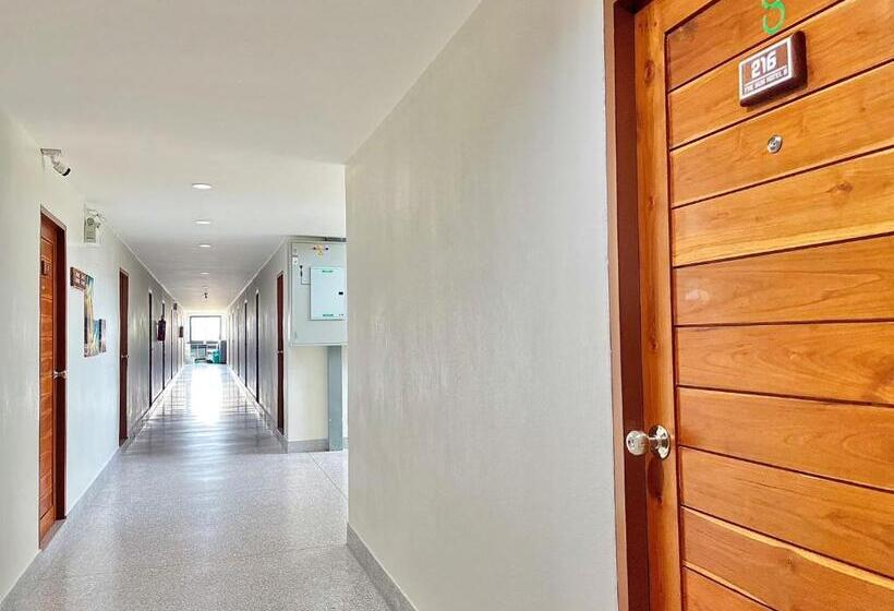 The Gun Hotel Premium