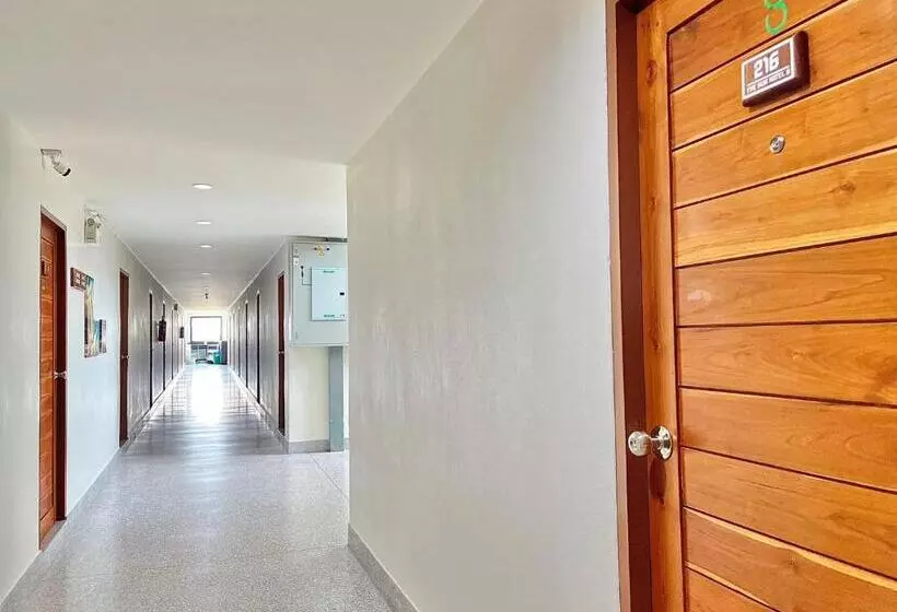 The Gun Hotel Premium