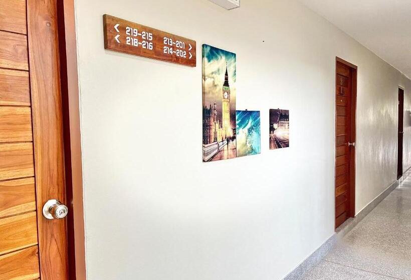 The Gun Hotel Premium