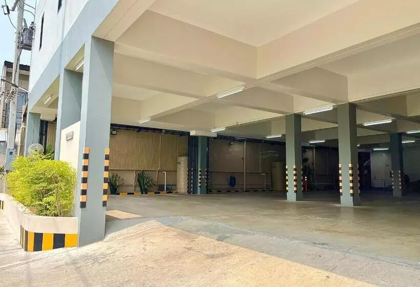 The Gun Hotel Premium