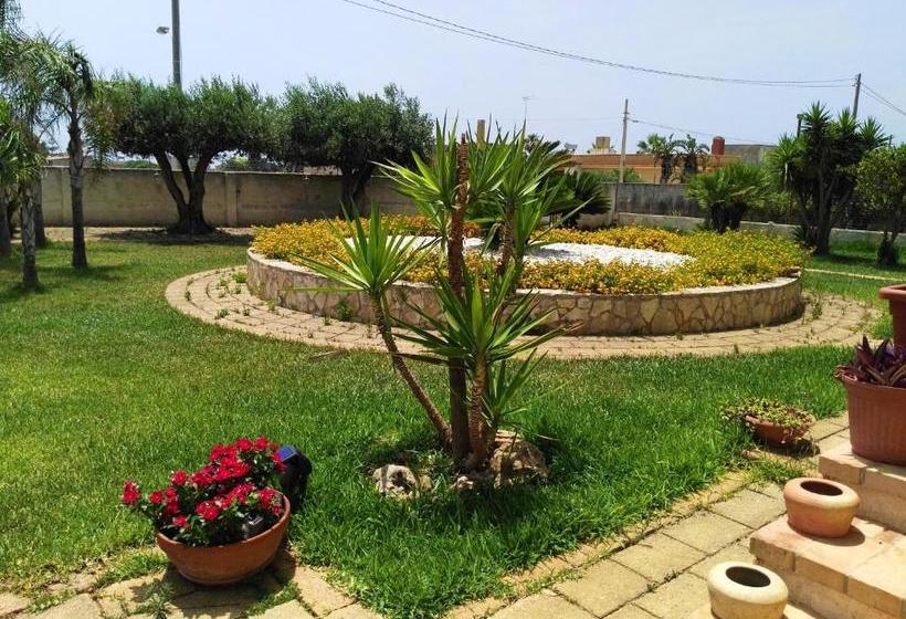 One Bedroom Appartement At Mazara Del Vallo 500 M Away From The Beach With Enclosed Garden