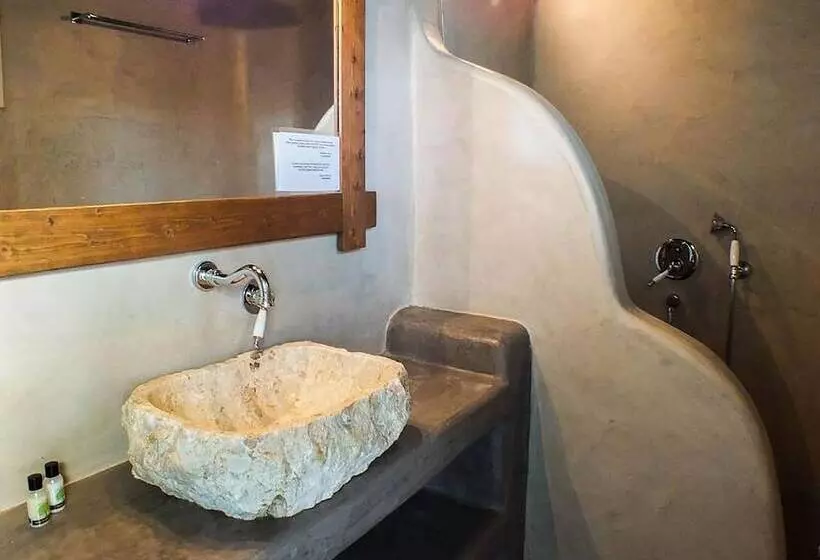 Pangaia Seaside ηotel Adults Only