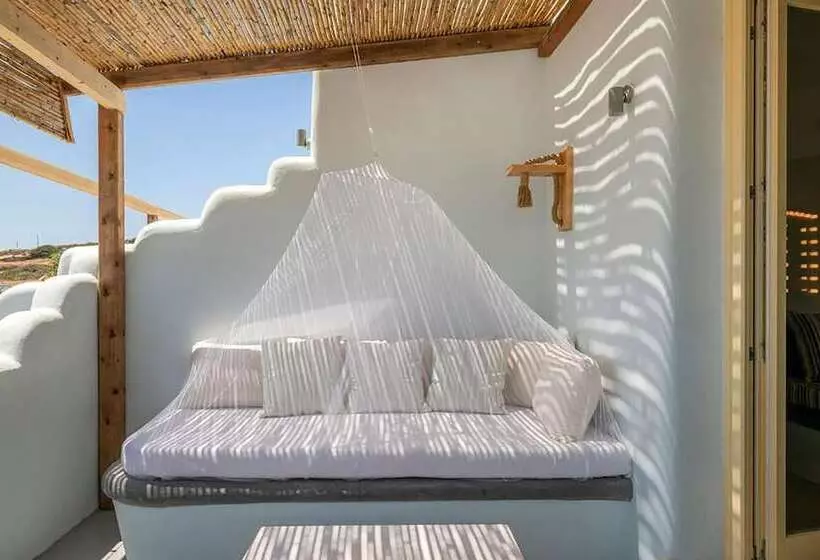 Pangaia Seaside ηotel Adults Only