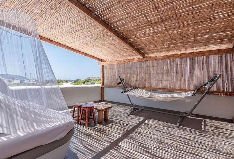 Pangaia Seaside ηotel Adults Only