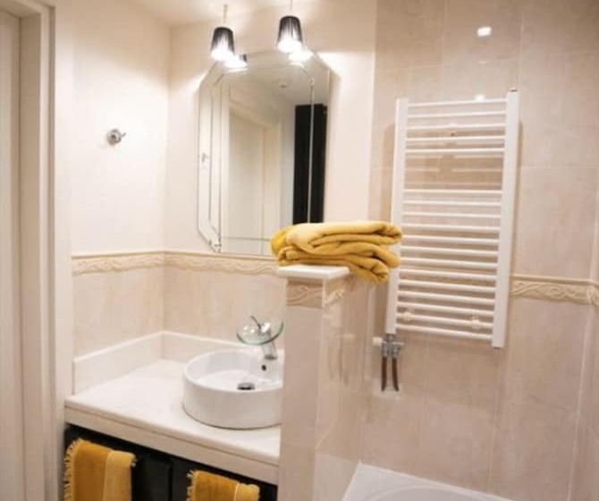 Marousi Luxury Apartment