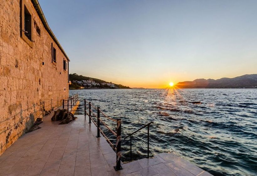 Beachfront Villa Gabriela With Pool