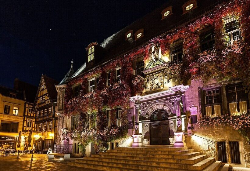 Home With Lots Of Light And A Great View