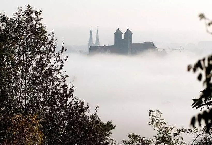 Home With Lots Of Light And A Great View