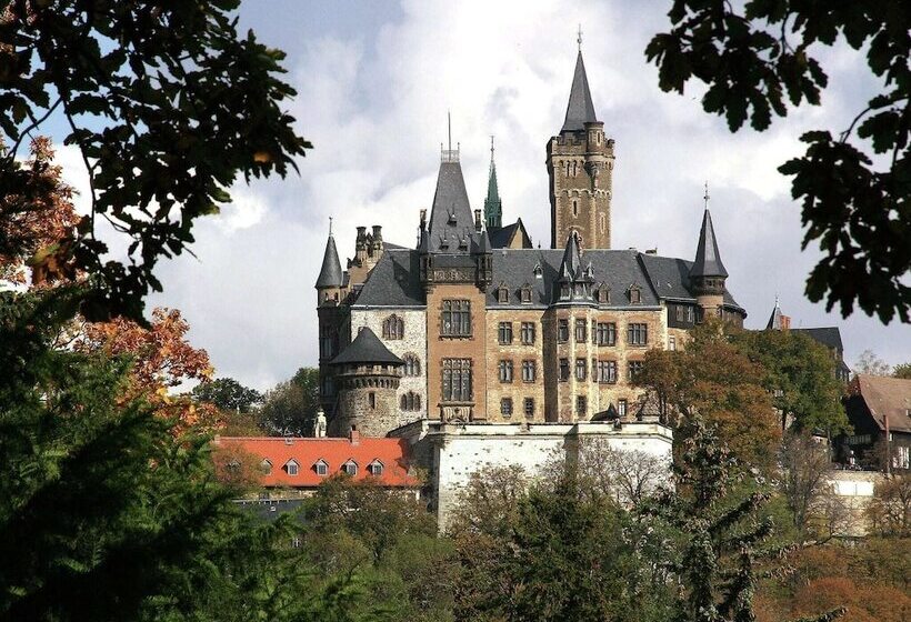 Home With Lots Of Light And A Great View