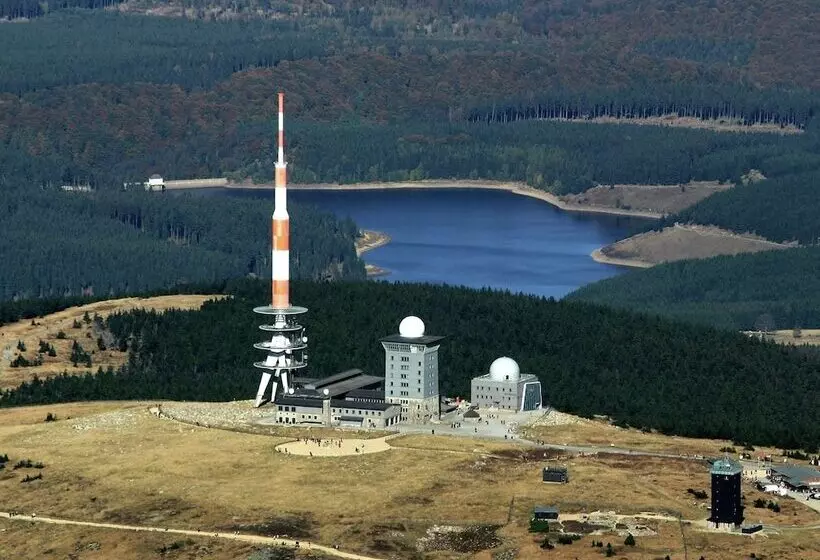 Home With Lots Of Light And A Great View