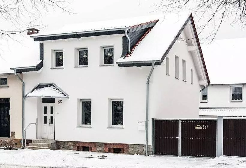 Home With Lots Of Light And A Great View