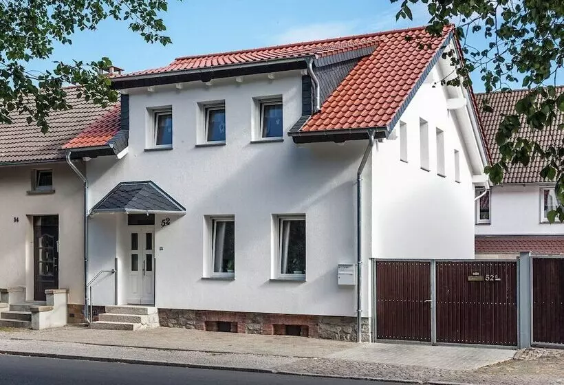 Home With Lots Of Light And A Great View