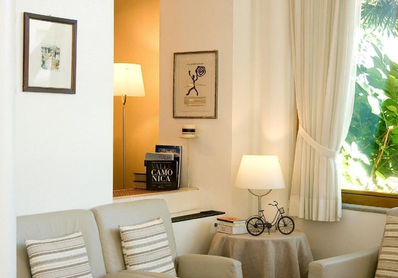 ホテル Albergo Sorriso