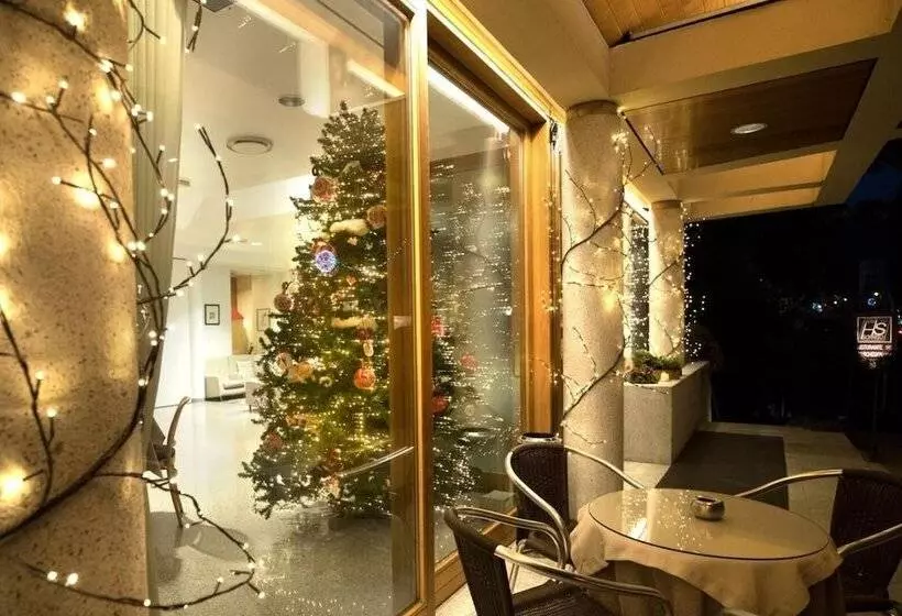 Hotelli Albergo Sorriso