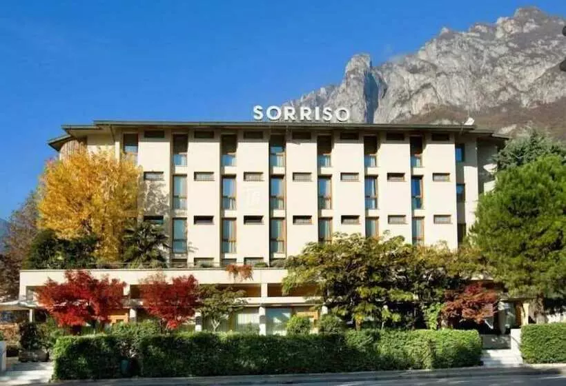 Hotelli Albergo Sorriso