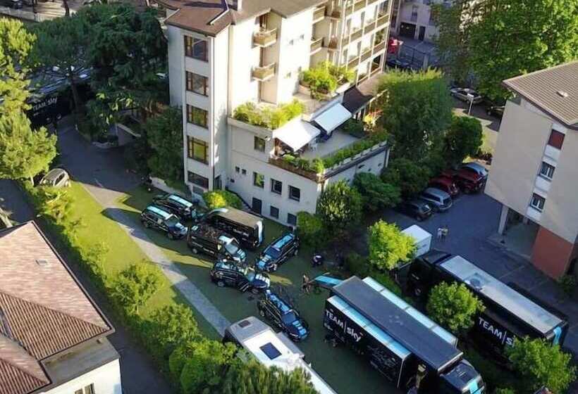 ホテル Albergo Sorriso