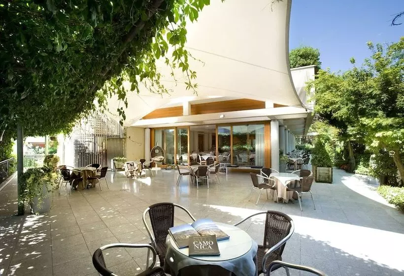 Hotelli Albergo Sorriso