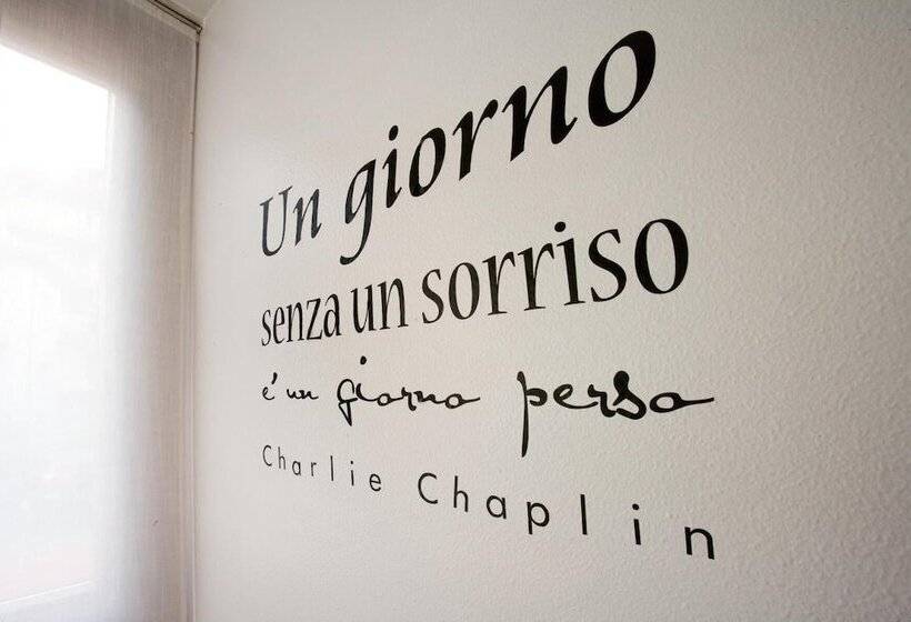 ホテル Albergo Sorriso