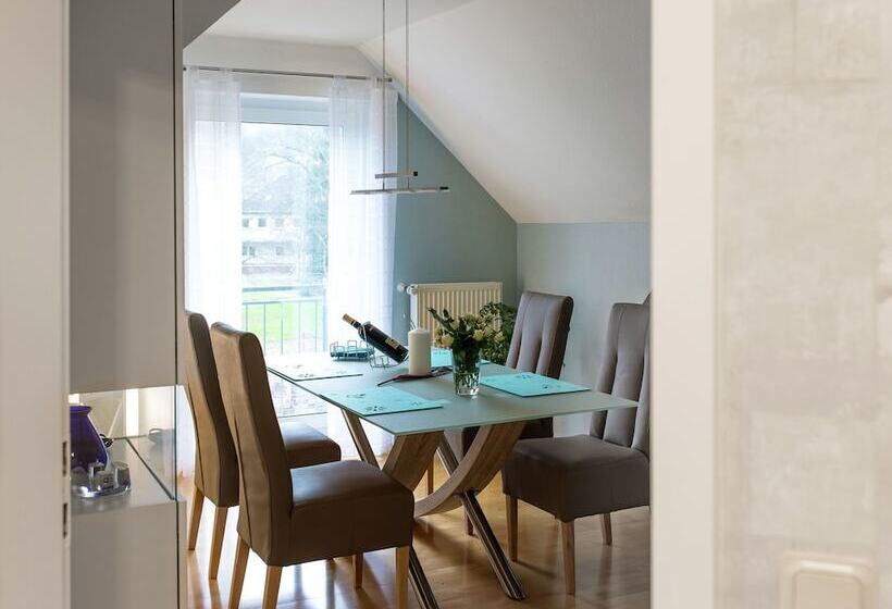 Lovely Apartment In Hoxter With Balcony