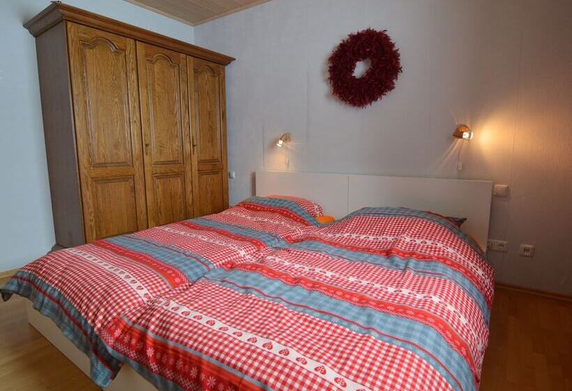 Luxurious Farmhouse Near The Ski Area