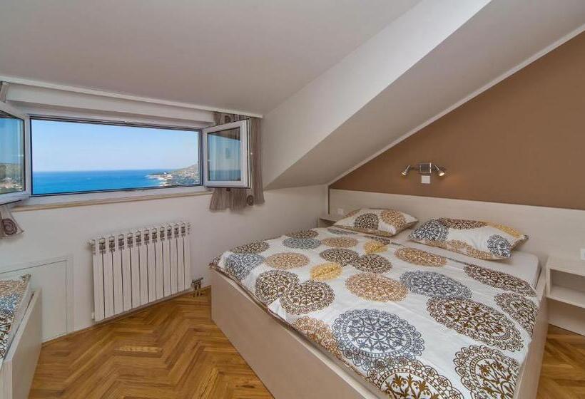 بنسيون Villa Narona